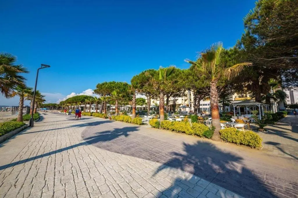 Apartment Ground Floor Studio In Golem Next To Hotel Flower Self Check In 100M To Beach